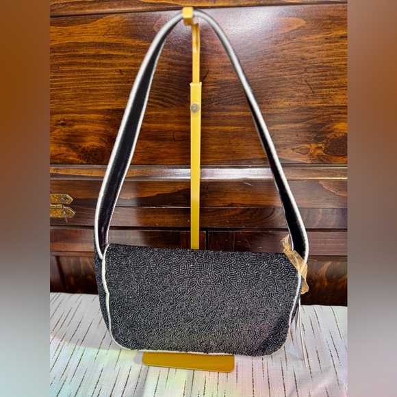 💀 Viral Beaded Skull & Crossbones Shoulder Bag – Black & Silver Gothic Purse - Picture 6 of 8